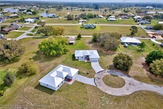 6909 Salem Ct in Sebring, FL - Foto de edificio - Building Photo