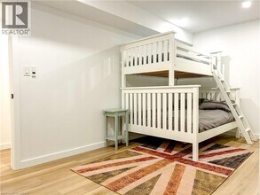 77 Melbourne St in Hamilton, ON - Building Photo - Building Photo