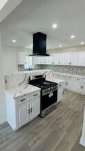 1172 E 46th St in Los Angeles, CA - Building Photo - Building Photo