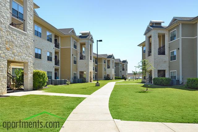 Villas at Shaver in Pasadena, TX - Building Photo