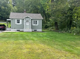 40 Park Hill Rd in Worcester, MA - Building Photo