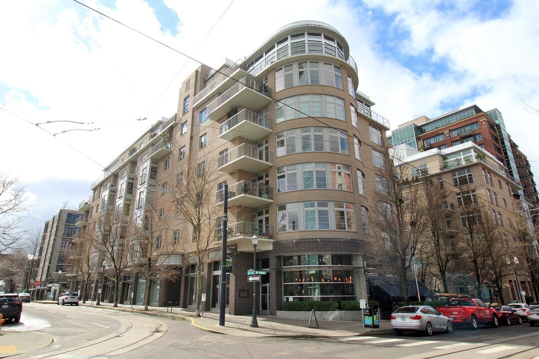 1133 NW 11th Ave in Portland, OR - Building Photo