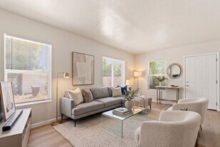 6124 Hayes St in Oakland, CA - Building Photo