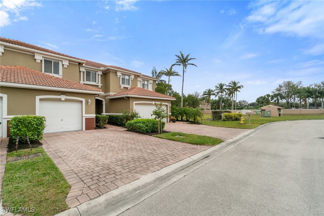 17577 Brickstone Loop in Ft. Myers, FL - Building Photo