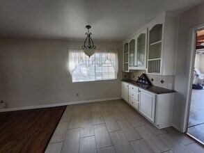 3416 Waldport Ln in Bakersfield, CA - Building Photo - Building Photo