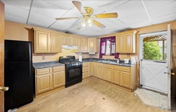 1417 4th Ave in Conway, PA - Building Photo - Building Photo