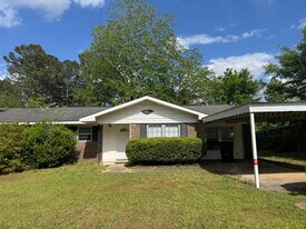 114 Fairview Ln in Daleville, AL - Building Photo