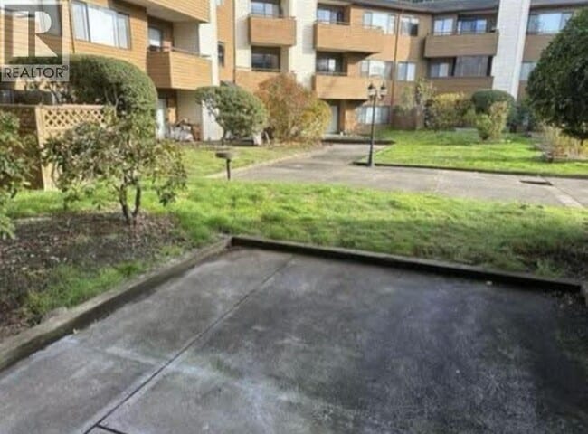 7295 Moffatt Rd in Richmond, BC - Building Photo - Building Photo