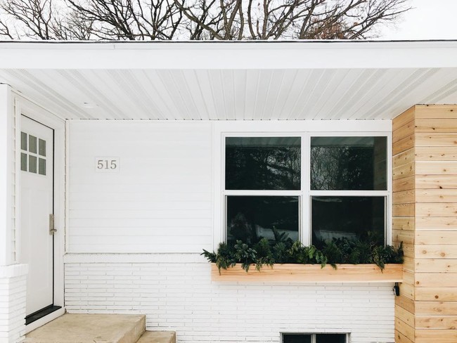 property at 517-517 Yosemite Ave N