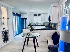 1010 NE 8th Ave in Delray Beach, FL - Building Photo