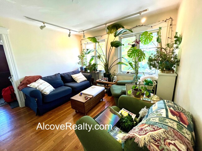 21 Sartwell Ave, Unit 3