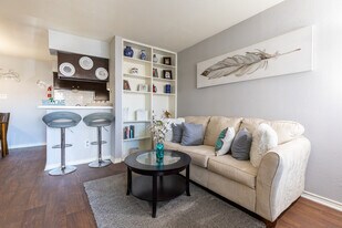 Summervale Apartments