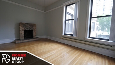 1212 N Dearborn St, Unit #D1218-A3 in Chicago, IL - Foto de edificio - Building Photo