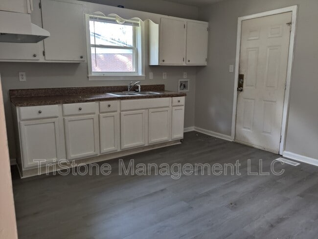 9131 Feldbank Dr in Charlotte, NC - Foto de edificio - Building Photo