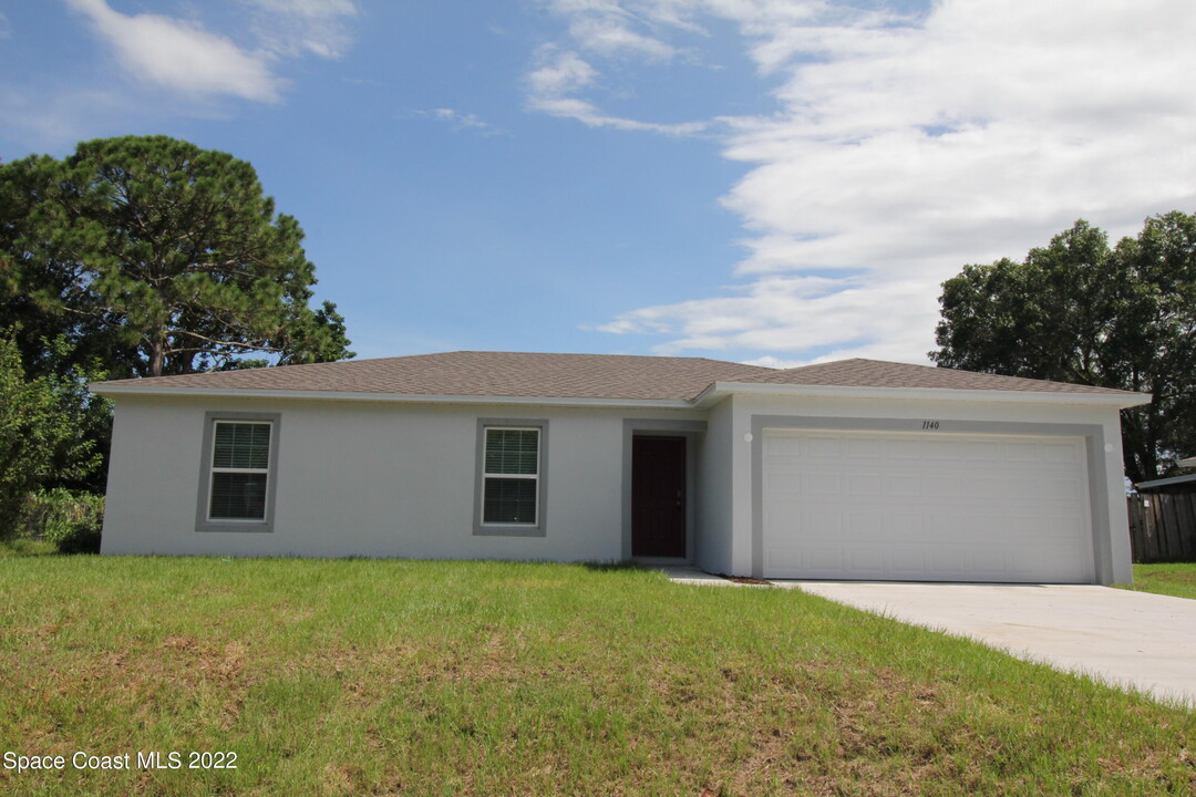 1140 Altamira St NW in Palm Bay, FL - Building Photo