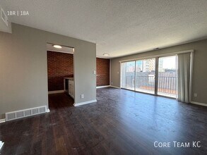 4726 Belleview Ave, Unit 10 in Kansas City, MO - Building Photo - Building Photo