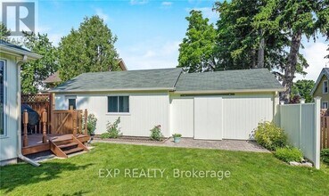 71 Bronte St. S in Milton, ON - Building Photo - Building Photo