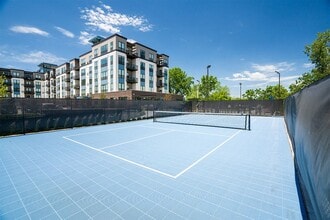 The Isaac in Roseville, MN - Foto de edificio - Building Photo