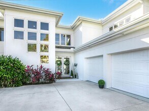 5018 63rd Dr W in Bradenton, FL - Building Photo - Building Photo