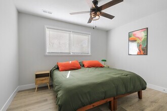 701 Mikel St, Unit 100 in Columbia, MO - Foto de edificio - Building Photo