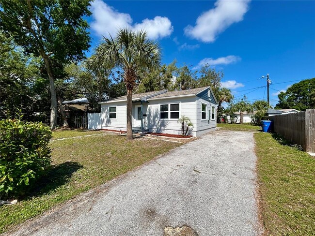 8440 Diagonal Rd N in St. Petersburg, FL - Building Photo - Building Photo