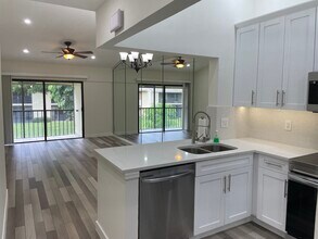 3939 NE 5th Ave, Unit C201 in Boca Raton, FL - Building Photo - Building Photo
