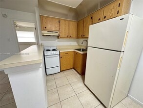 101 NE 41st St in Oakland Park, FL - Building Photo - Building Photo