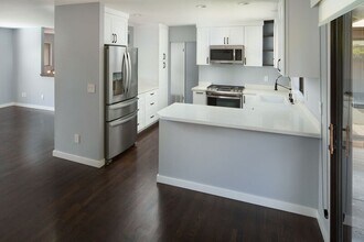 42 Oakcrest Dr in San Rafael, CA - Building Photo - Building Photo