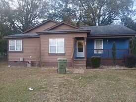 205 H Ave in Darlington, SC - Building Photo