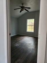 13802 Hooper Rd in Houston, TX - Foto de edificio - Building Photo