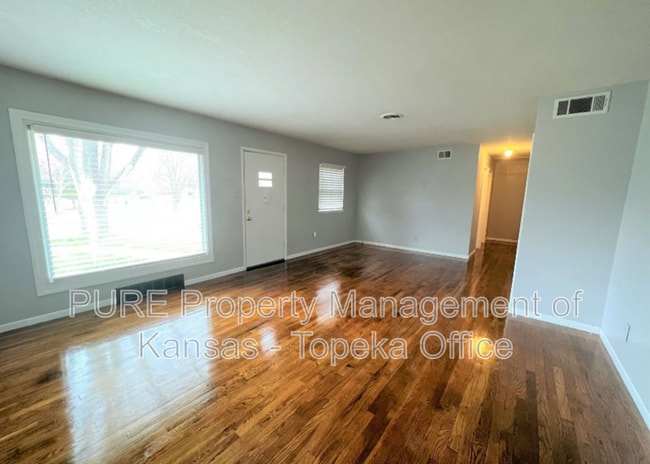 1301 SW Belle Ave in Topeka, KS - Building Photo - Building Photo