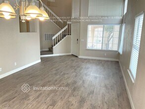 8413 White Shore Cir in Las Vegas, NV - Building Photo - Building Photo