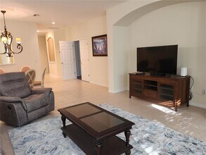 6642 Tailfeather Way in Bradenton, FL - Building Photo - Building Photo
