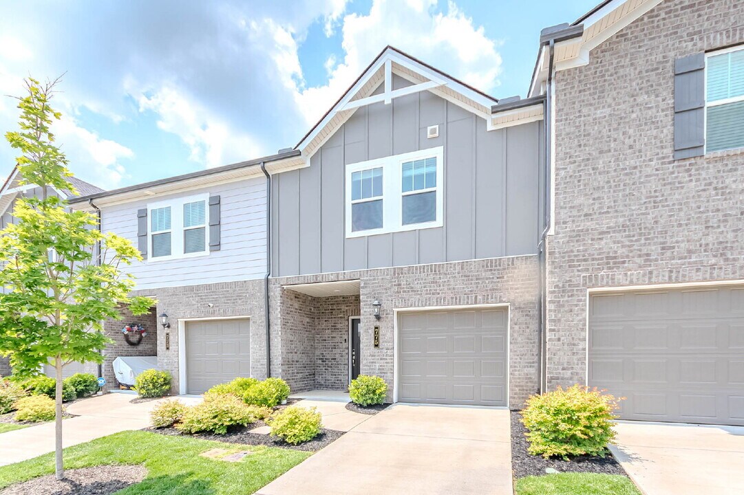 775 Foxland Dr in Columbia, TN - Building Photo
