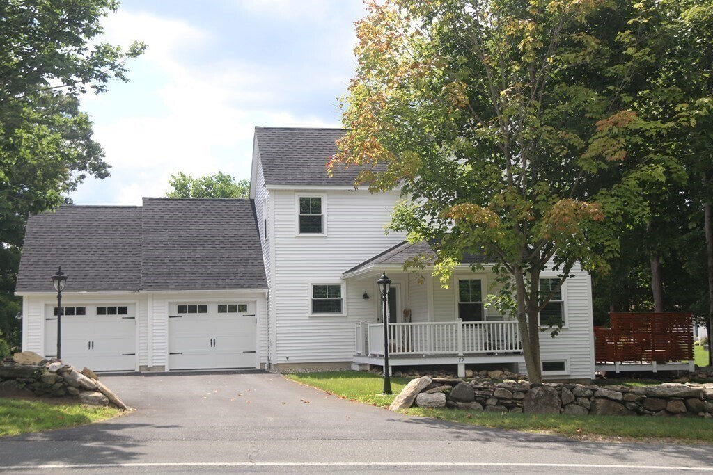 79 N Main St in Belchertown, MA - Building Photo