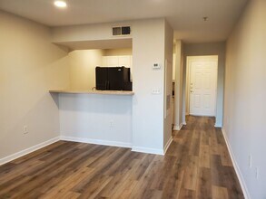 70 Helmsman Way in Hilton Head Island, SC - Building Photo - Building Photo
