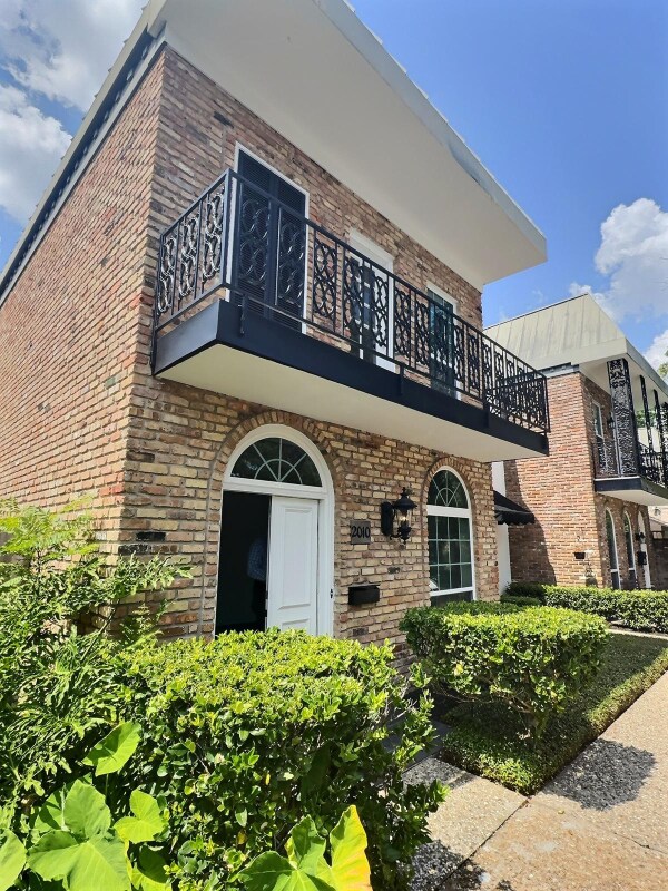 2010 Stoney Brook Dr in Houston, TX - Building Photo - Building Photo