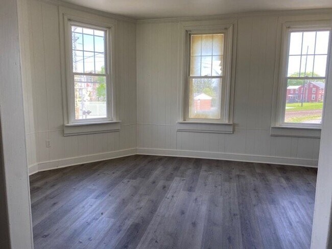 6 E Main St in Richland, PA - Building Photo - Building Photo
