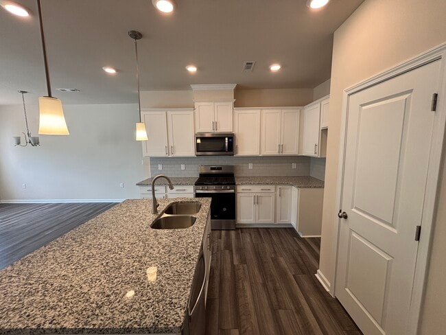 837 Falls Grove Trl in High Point, NC - Building Photo - Building Photo