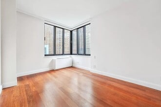 88 Battery Pl in New York, NY - Building Photo - Building Photo