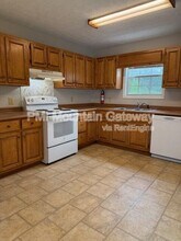 100 Fieldale Rd in Toccoa, GA - Building Photo - Building Photo