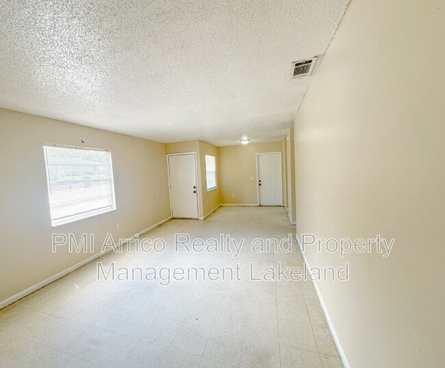 3212 Crystal Hills Loop S in Lakeland, FL - Building Photo - Building Photo