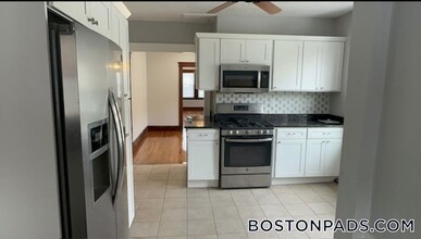 98 Sunnyside St in Boston, MA - Building Photo - Building Photo