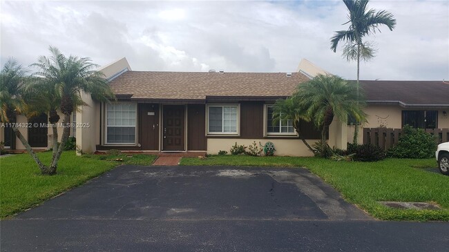 12312 SW 111th S Canal Street Rd in Miami, FL - Building Photo - Building Photo