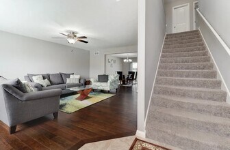 1025 Decoy Ct in Normal, IL - Building Photo - Building Photo