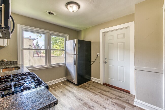 13502 S Brandon Ave-Unit -2 in Chicago, IL - Building Photo - Building Photo