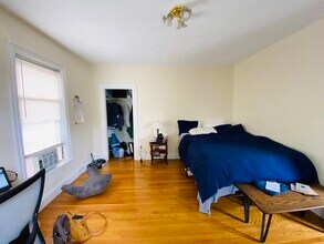 48 Allston St, Unit 2 in Boston, MA - Foto de edificio - Building Photo