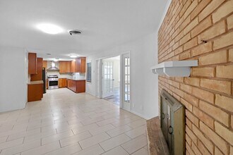 5554 Beechnut St in Houston, TX - Building Photo - Building Photo