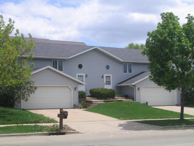 0 Maple Grove Ct in Madison, WI - Building Photo - Building Photo