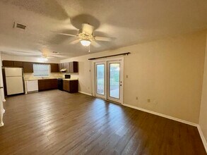 36 10th St in Shalimar, FL - Building Photo - Building Photo